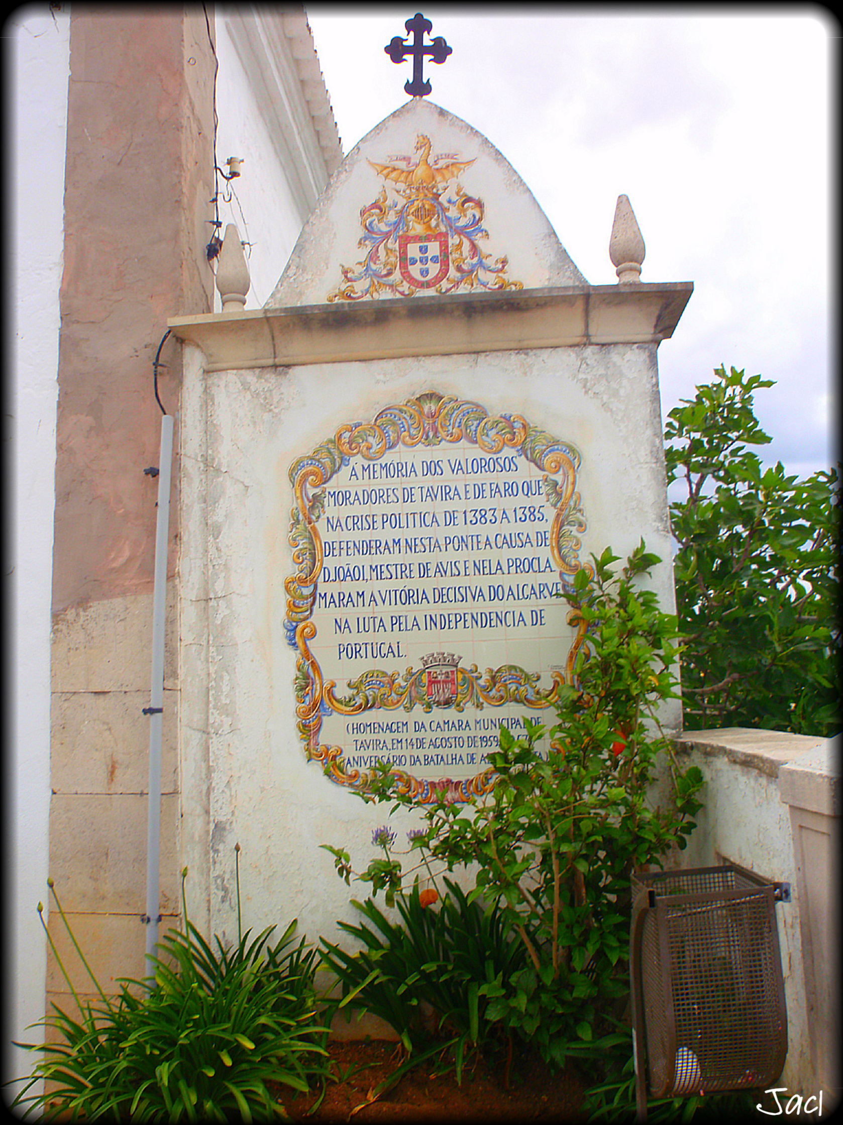 Pont Romain (Ponte Antiga) - Jose A., CC BY 2.0, Wikimedia Commons (Tavira (Portugal) (12219048175).jpg) 8/12