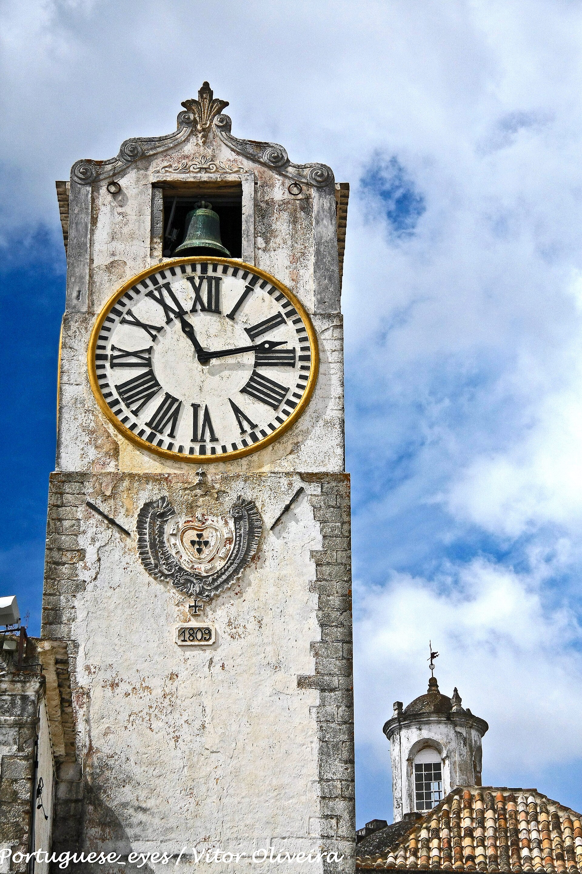 Igreja de Santa Maria do Castelo - Vitor Oliveira from Torres Vedras, PORTUGAL, CC BY-SA 2.0, Wikimedia Commons (Igreja de Santa Maria do Castelo - Tavira - Portugal (10429549273).jpg) 9/10