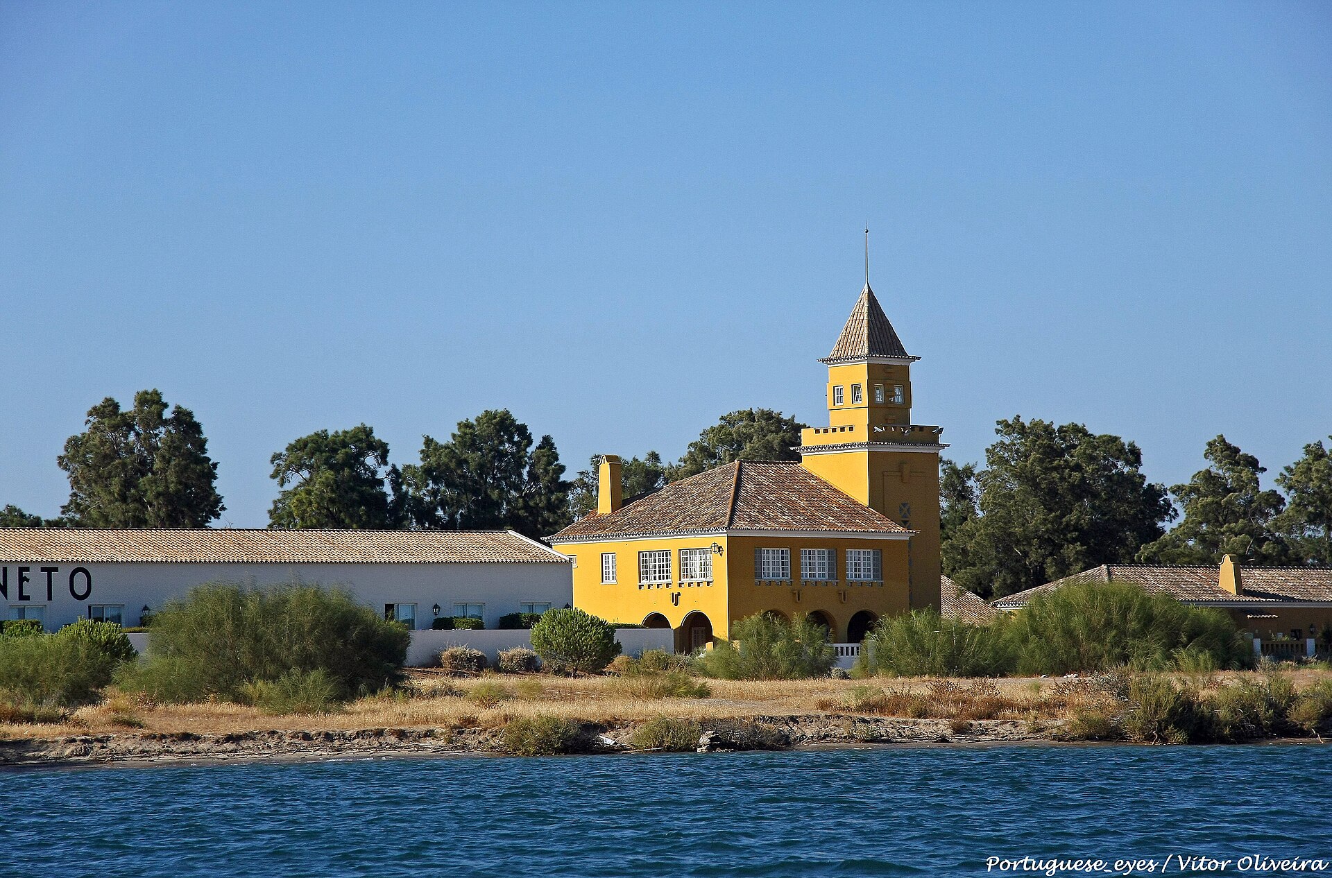Arraial Ferreira Neto - Vitor Oliveira from Torres Vedras, PORTUGAL, CC BY-SA 2.0, Wikimedia Commons (Arraial Ferreira Neto - Tavira - Portugal (26950761186).jpg) 2/6