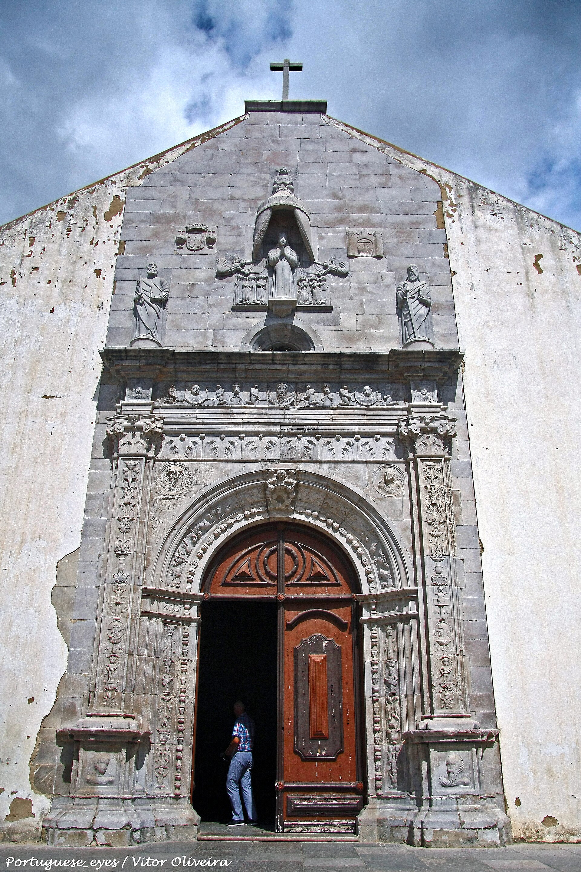 Igreja da Misericórdia - Vitor Oliveira from Torres Vedras, PORTUGAL, CC BY-SA 2.0, Wikimedia Commons (Igreja da Misericórdia - Tavira - Portugal (31031117206).jpg) 11/12