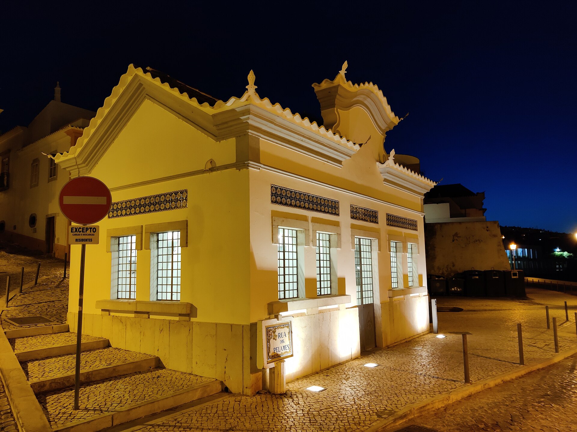 Estação Elevatória (Water pumping station) - El Pantera, CC BY-SA 4.0, Wikimedia Commons (Tavira-IMG 20210911 202633.jpg) 2/2