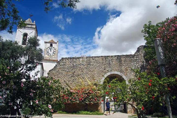Castelo de Tavira - <a rel="nofollow" class="external text" href="https://www.flickr.com/people/21446942@N00">Vitor Oliveira</a> from Torres Vedras, PORTUGAL 4/4
