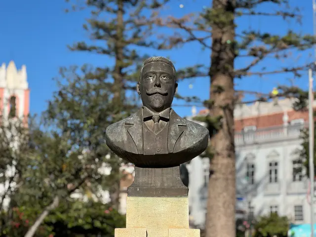 Praça Dr. António Padinha - Flemming Berthelsen 5/6