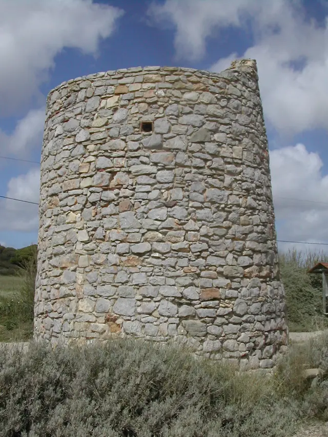 Torre de Aires - CorreiaPM, Public domain, via Wikimedia Commons 2/2