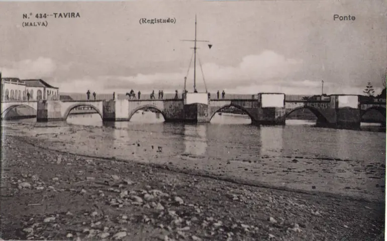Roman Bridge (Ponte Antiga) - <a href="http://ww3.aeje.pt/avcultur/avcultur/postais/Postais_ilustrados.htm">Postcard</a> 6/11