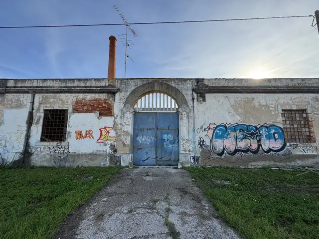 Tavirense, the old canning factory - Flemming Berthelsen 3/8