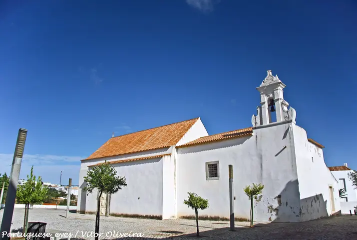Ermida de Santa Ana - <a rel="nofollow" class="external text" href="https://www.flickr.com/people/21446942@N00">Vitor Oliveira</a> from Torres Vedras, PORTUGAL
4/4