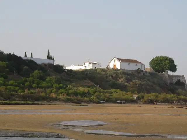 Cacela Velha - <a href="//commons.wikimedia.org/w/index.php?title=User:Mpicado&amp;action=edit&amp;redlink=1" class="new" title="User:Mpicado (page does not exist)">Mpicado</a>
 2/5