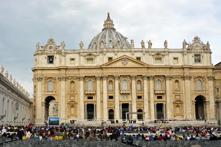 Saint Peter’s Basilica - <span class="int-own-work" lang="en">Own work</span> 11/11