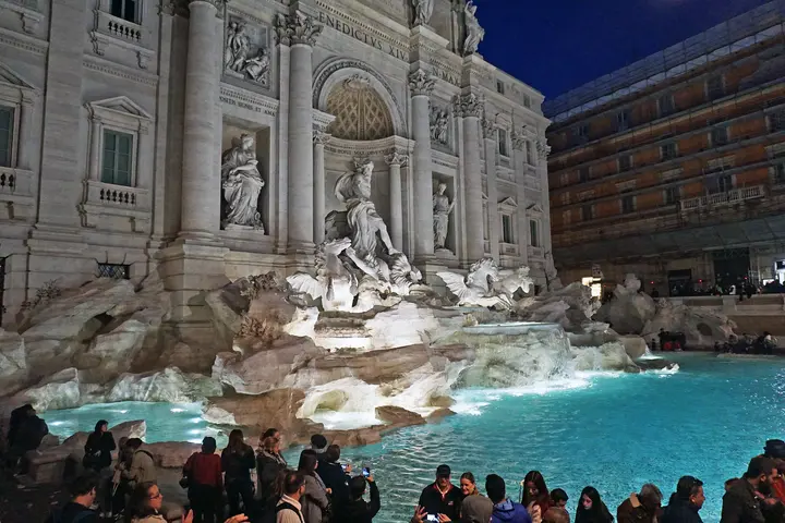 Trevi Fountain - <span class="int-own-work" lang="en">Own work</span> 5/9