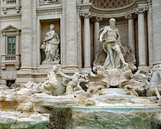 Trevi Fountain - <span class="int-own-work" lang="en">Own work</span> 7/9