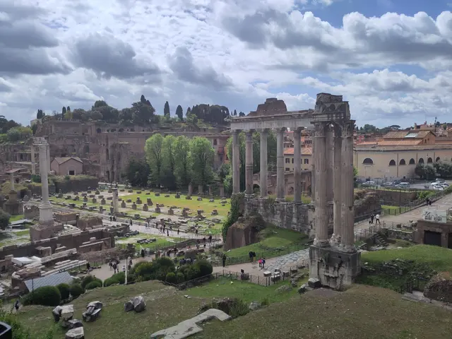 Roman Forum - <span class="int-own-work" lang="en">Own work</span> <span class="mw-valign-text-top" typeof="mw:File/Frameless"><a href="//commons.wikimedia.org/wiki/File:More_foro_romano_seen_from_behind_the_piazza_venezia.jpg#P7482" title="Edit this at Structured Data on Commons"><img alt="Edit this at Structured Data on Commons" src="https://upload.wikimedia.org/wikipedia/commons/thumb/8/8a/OOjs_UI_icon_edit-ltr-progressive.svg/20px-OOjs_UI_icon_edit-ltr-progressive.svg.png" decoding="async" width="10" height="10" class="mw-file-element" data-file-width="20" data-file-height="20"></a></span> 10/12