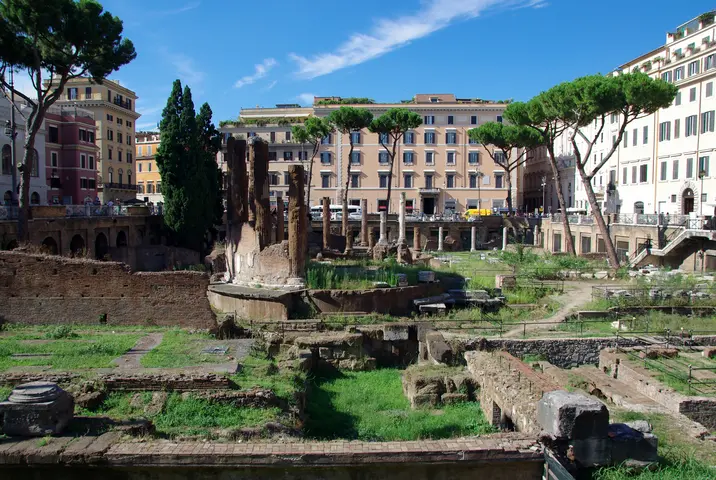 Largo di Torre Argentina - <span class="int-own-work" lang="en">Own work</span> 8/12