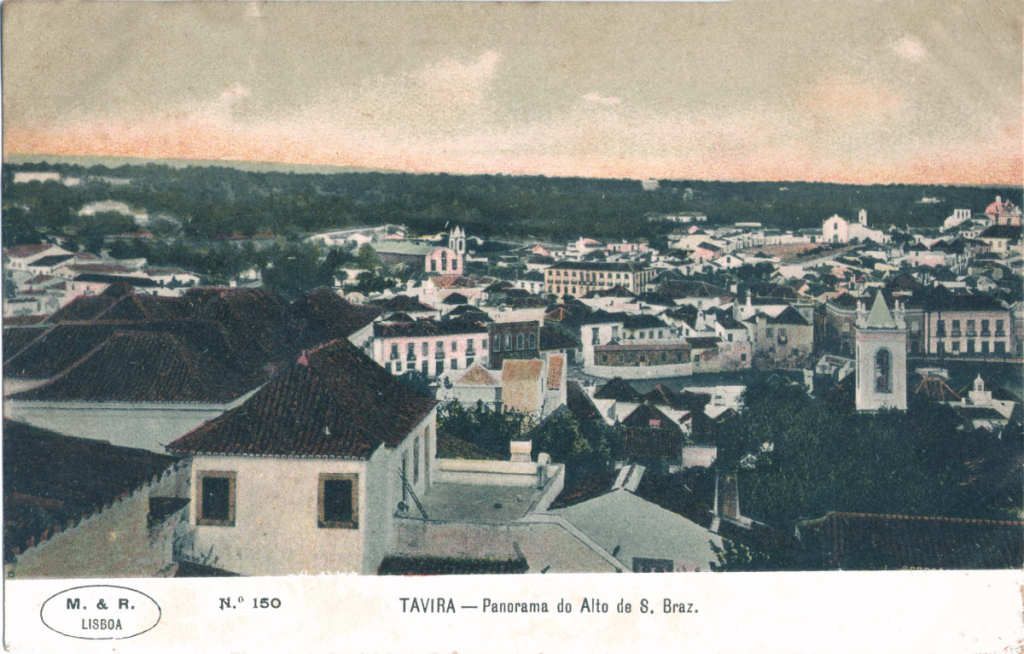 Ermida de São Brás - Postal M. & R. (Lisboa) n.º 150 «Panorama do Alto de S. Braz», carimbo de 1909 · Col. A. Monge da Silva · <a href="https://arquivo.pt/noFrame/replay/20240512221721/http://ww3.aeje.pt/avcultur/avcultur/Postais4/Tavira02.htm">Aveiro e Cultura – Arquivo Digital</a> 5/5