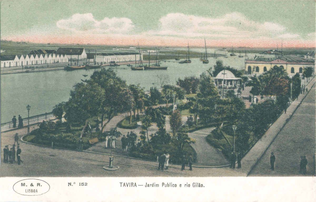 Jardim do Coreto - Postal M. & R. (Lisboa) n.º 152 «Jardim Publico e rio Gilão», c. 1909 · Col. A. Monge da Silva · <a href="https://arquivo.pt/noFrame/replay/20240512221721/http://ww3.aeje.pt/avcultur/avcultur/Postais4/Tavira02.htm">Aveiro e Cultura – Arquivo Digital</a> 5/8